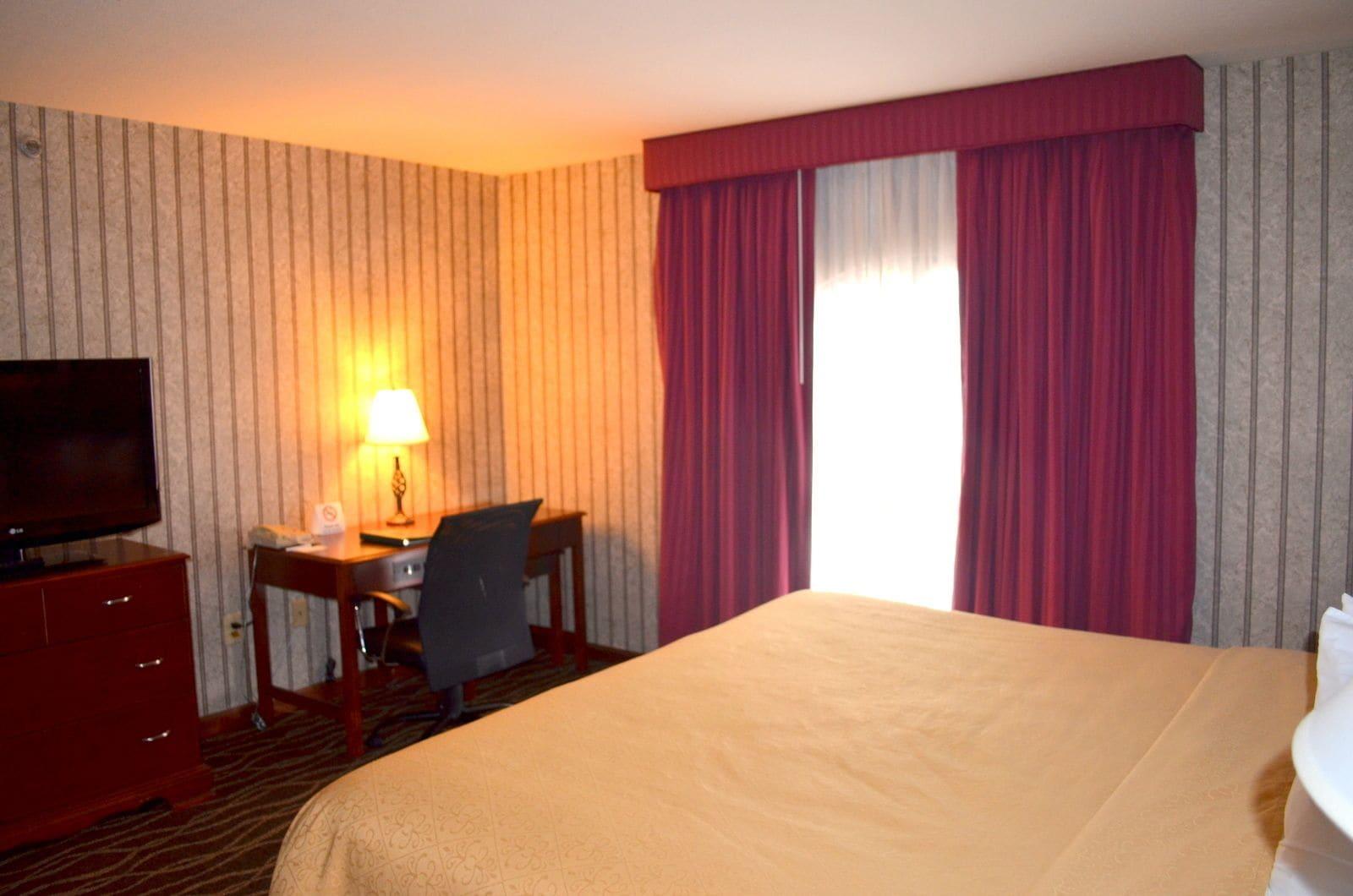 Quality Inn & Suites Cincinnati I-275 Спрингдейл Экстерьер фото