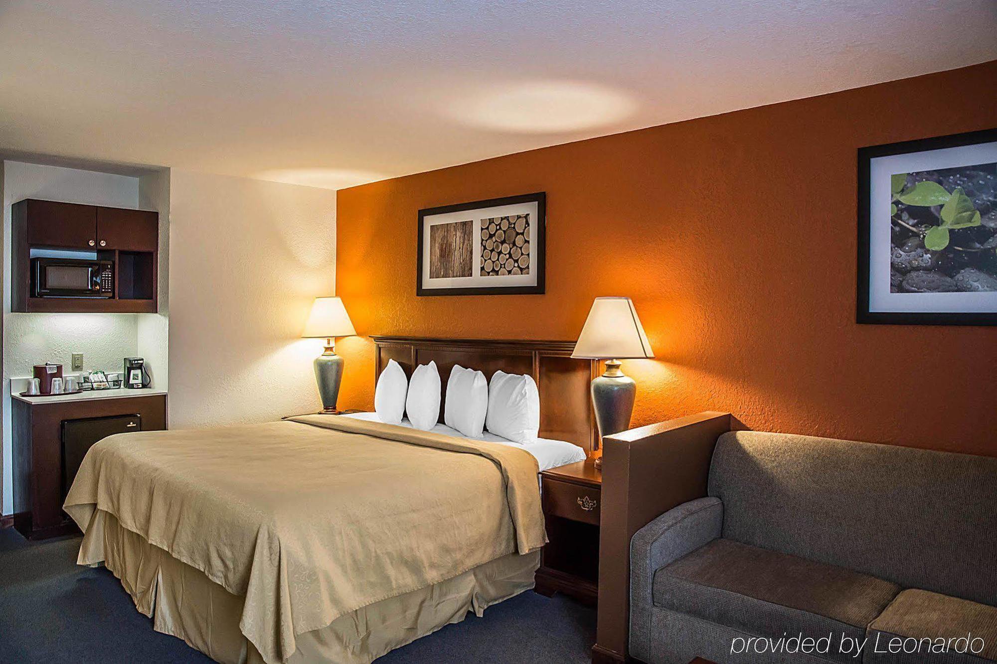 Quality Inn & Suites Cincinnati I-275 Спрингдейл Экстерьер фото
